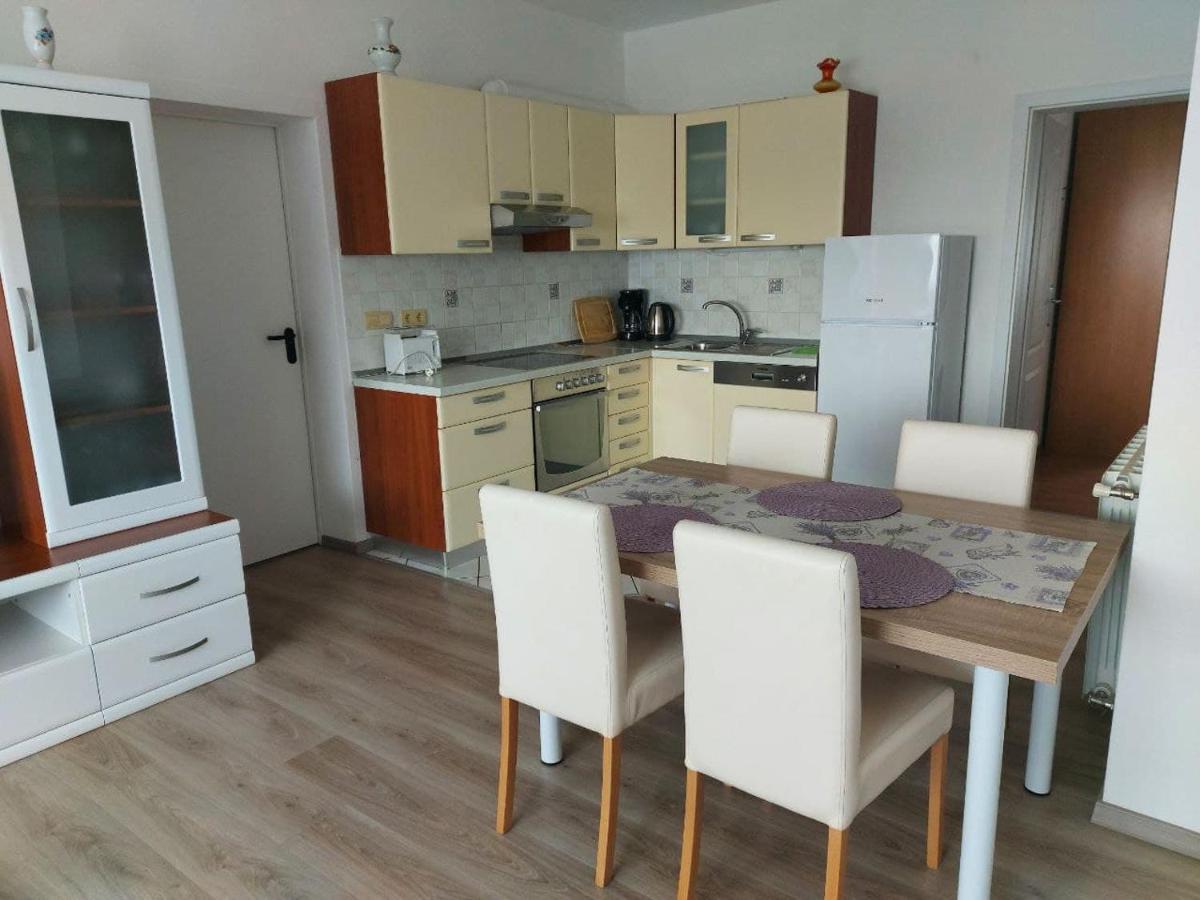 Ližnjan Bluegum Apartments מראה חיצוני תמונה