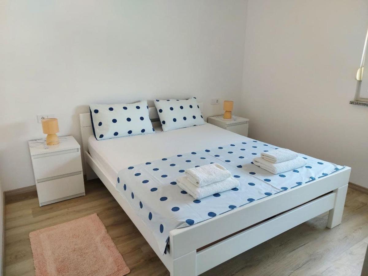 Ližnjan Bluegum Apartments מראה חיצוני תמונה